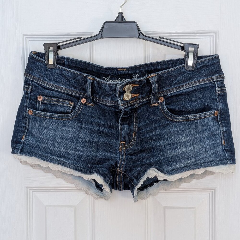Classic Denim and Lace American Eagle Shorts - Stretch, Size 6 - Picture 3 of 4